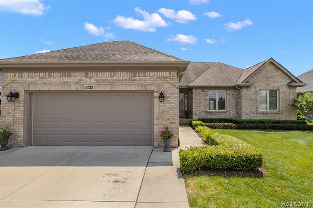 front view picture of 16532 Moore Park Rd, Macomb, MI. 48044