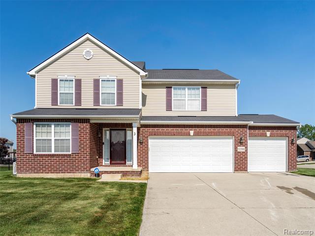 front view picture of 52588 Stafford Dr, Macomb, MI. 48042
