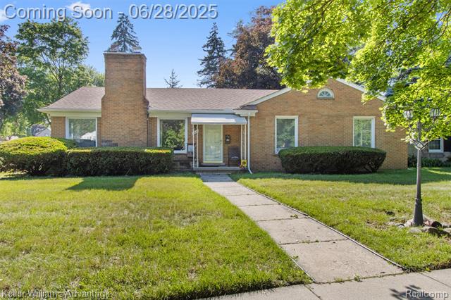 front view picture of 21415 Lathrup Blvd, Southfield, MI. 48075