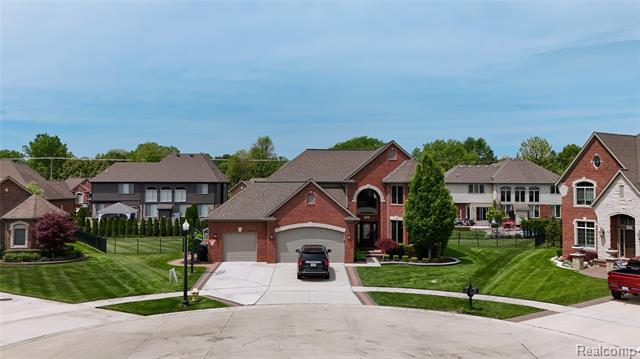 front view picture of 15330 Prentice Ct, Macomb, MI. 48042