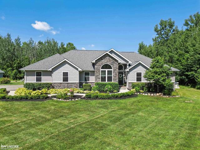 front view picture of 68233 Hartway, Ray, MI. 48096