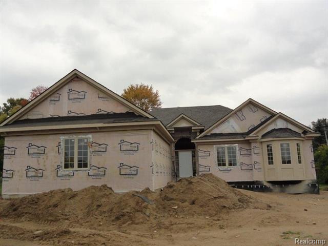 front view picture of 51112 Merry Ln, Shelby Township, MI. 48316