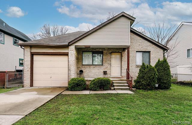 front view picture of 21731 Jacksonville Ave, Farmington, MI. 48336