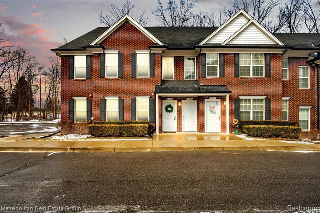 front view picture of 8425 Williamstown, Shelby Township, MI. 48316