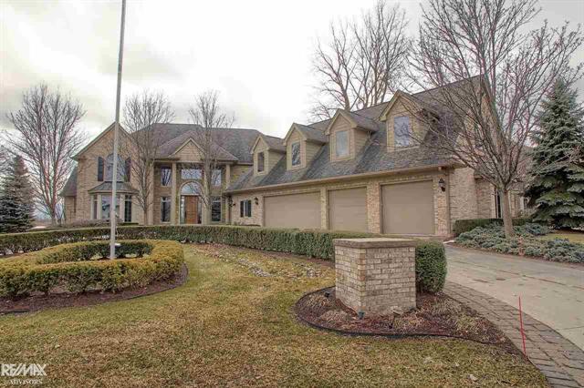 front view picture of 501 Lathrop Ave, Algonac, MI. 48001