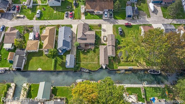 front view picture of 138 Island Ct, Algonac, MI. 48001
