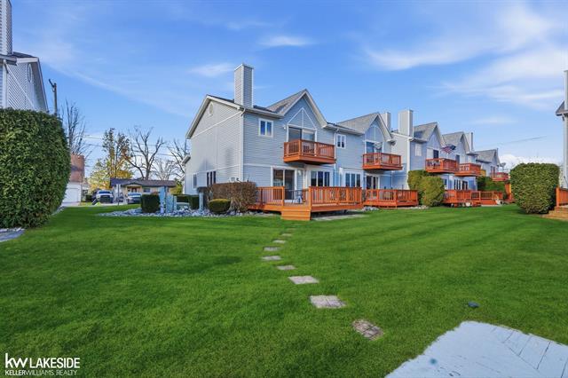 front view picture of 140 Kenyon Dr, Algonac, MI. 48001