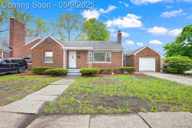 front view picture of 839 E Hayes Ave, Hazel Park, MI. 48030