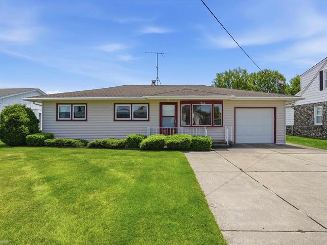 front view picture of 7589 Colony Dr, Algonac, MI. 48001