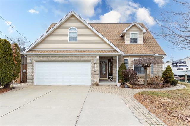 front view picture of 7520 Colony Dr, Algonac, MI. 48001