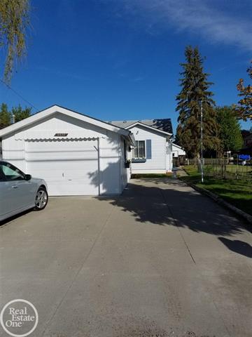 front view picture of 8893 Anchor Bay Dr, Algonac, MI. 48001