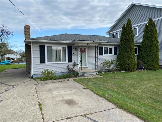 front view picture of 7208 Bluebill St, Algonac, MI. 48001