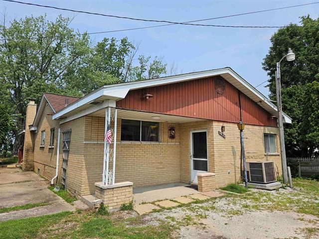 front view picture of 8820 Anchor Bay Dr, Algonac, MI. 48001