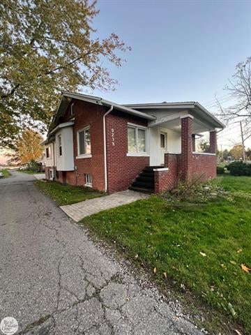 front view picture of 9239 North River Rd, Algonac, MI. 48001