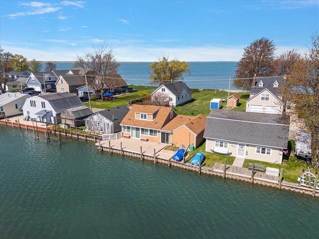 front view picture of 7931 Anchor Bay Dr, Algonac, MI. 48001