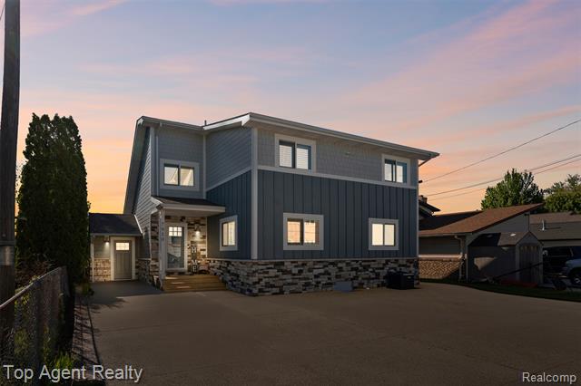 front view picture of 7910 Anchor Bay Dr, Algonac, MI. 48001
