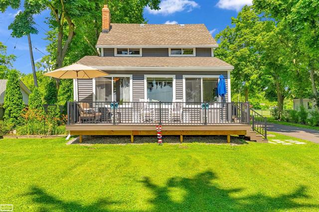 front view picture of 8600 N River Rd, Marine City, MI. 48039