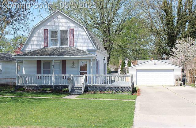 front view picture of 1109 St Clair Blvd, Algonac, MI. 48001