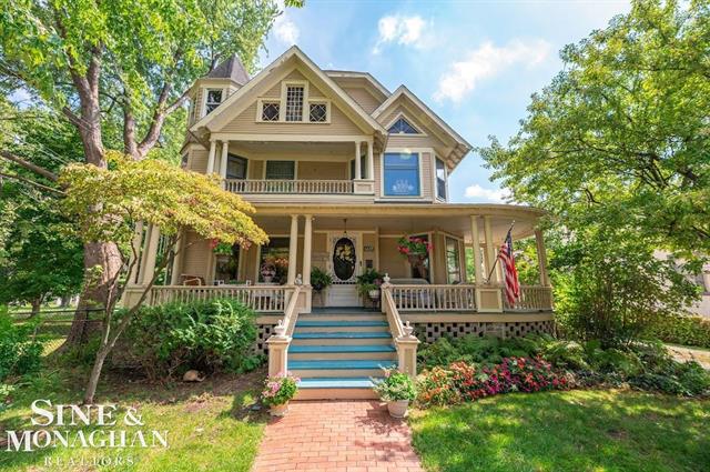 front view picture of 1426 St Clair River Dr, Algonac, MI. 48001