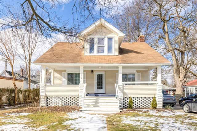 front view picture of 1407 St Clair Blvd, Algonac, MI. 48001