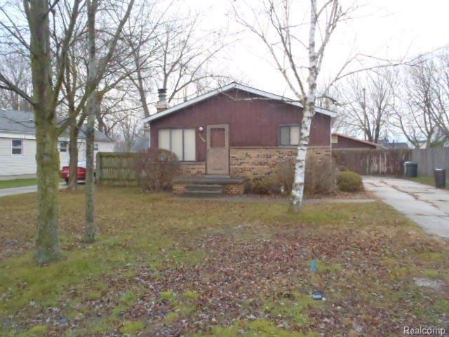 front view picture of 7249 Meldrum Rd, Fair Haven, MI. 48023