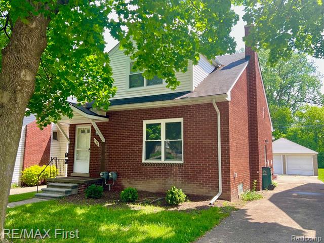 front view picture of 552 Laprairie St, Ferndale, MI. 48220