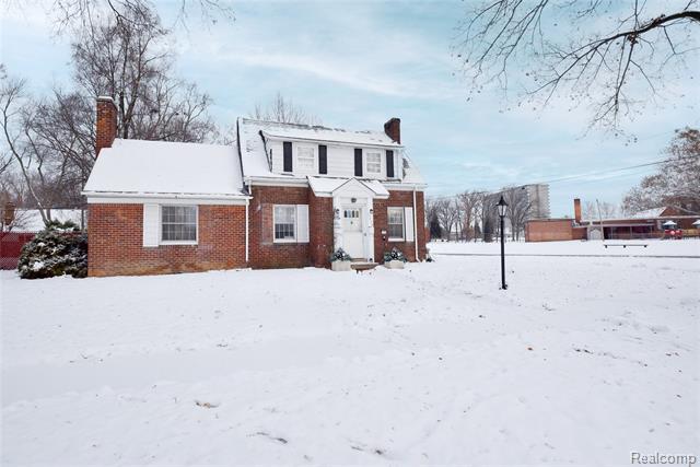 front view picture of 17228 Dorset Ave, Southfield, MI. 48075