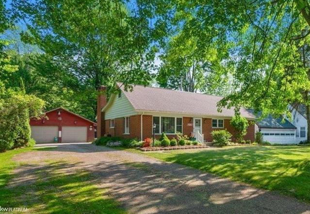 front view picture of 9341 Short Cut Rd, Fair Haven, MI. 48023