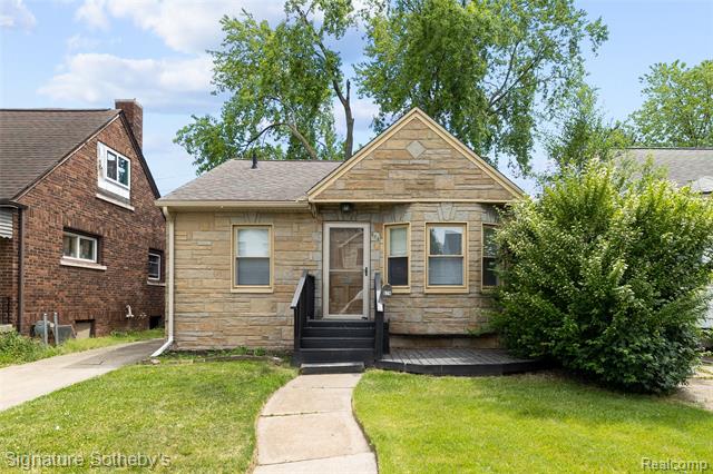 front view picture of 674 E Webster St, Ferndale, MI. 48220