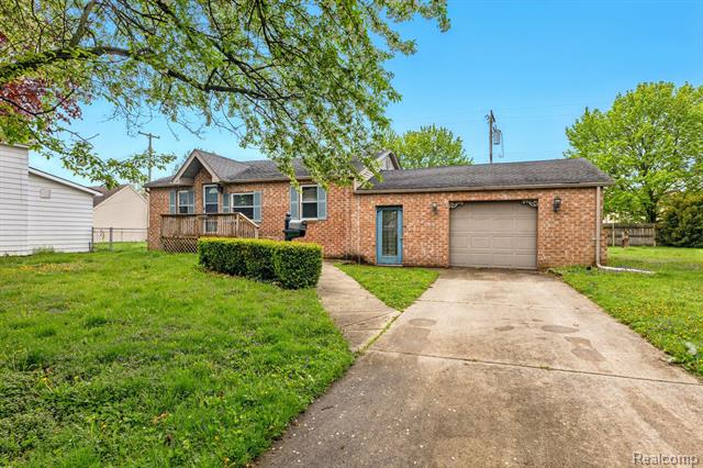front view picture of 323 Ward St, Marine City, MI. 48039
