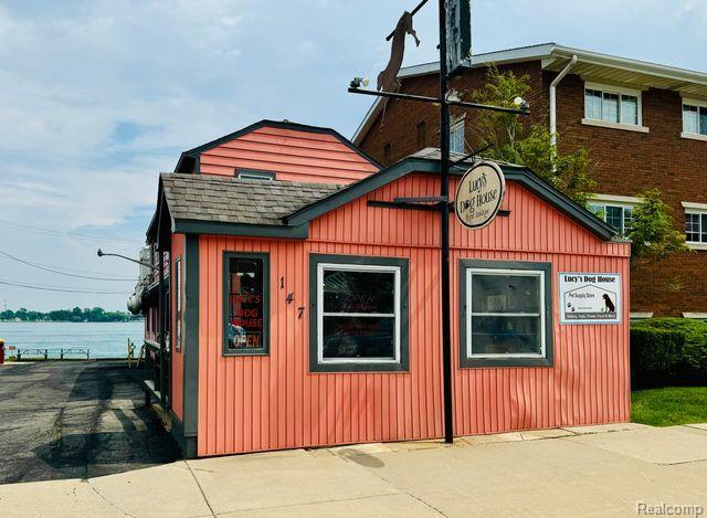 front view picture of 147 S Water St, Marine City, MI. 48039