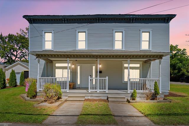 front view picture of 402 Mill St, Algonac, MI. 48001