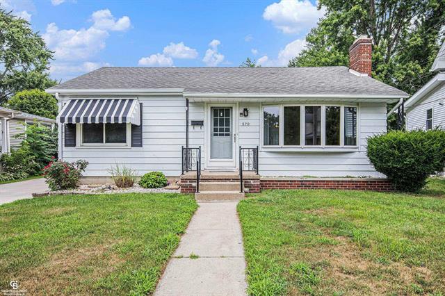 front view picture of 570 Mill St, Algonac, MI. 48001