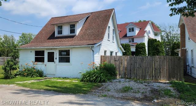 front view picture of 9825 Willow Ct, Algonac, MI. 48001