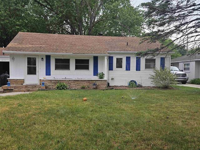 front view picture of 1817 St Clair Blvd, Algonac, MI. 48001