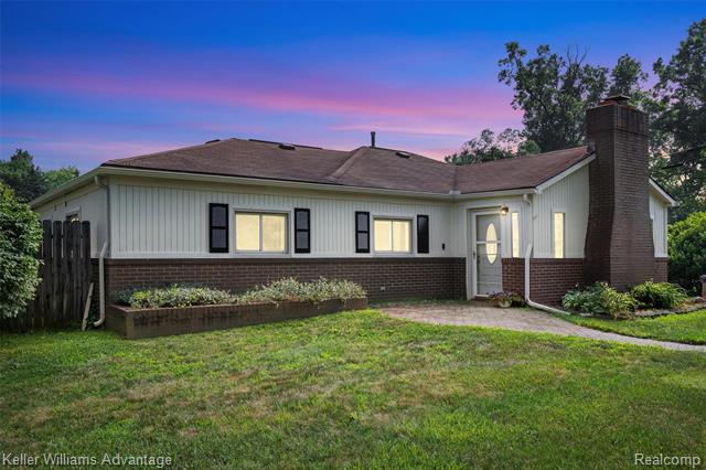 front view picture of 32671 Cadillac St, Farmington, MI. 48336