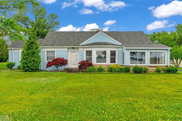 front view picture of 655 N Main St, Marine City, MI. 48039