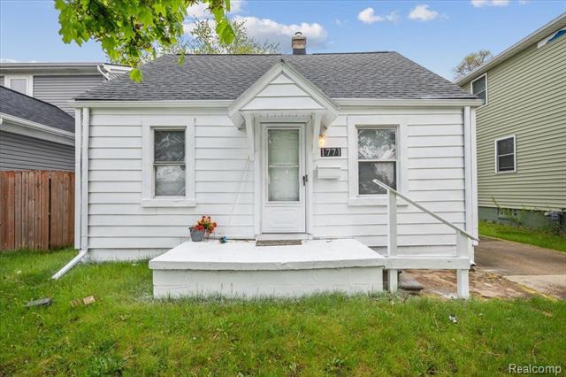front view picture of 1771 E George Ave, Hazel Park, MI. 48030