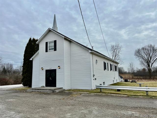front view picture of 5757 Indian Trail Rd, East China, MI. 48054