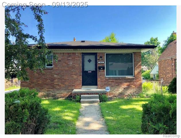 front view picture of 1619 Camden St, Ferndale, MI. 48220