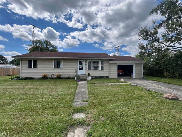 front view picture of 877 Carroll St, Marine City, MI. 48039