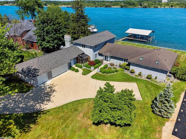 front view picture of 4565 Chamberlain Dr, East China, MI. 48054
