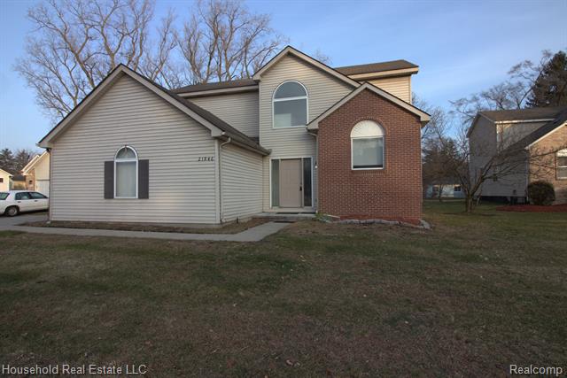 front view picture of 21846 Rose Hollow Dr, Southfield, MI. 48075