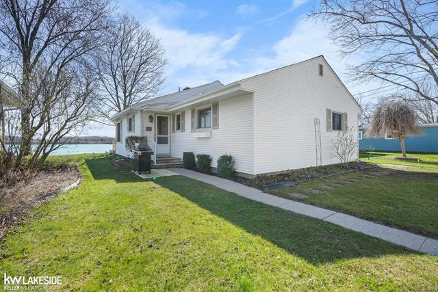 front view picture of 4033 River Rd, East China, MI. 48054