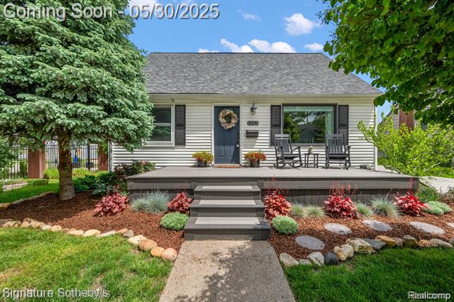 front view picture of 514 Gardendale St, Ferndale, MI. 48220