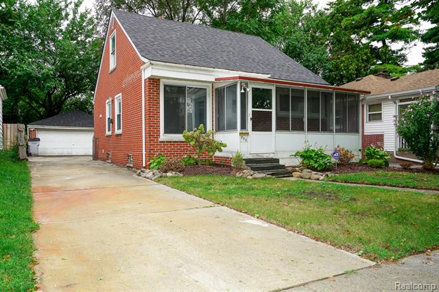 front view picture of 750 E Hayes Ave, Hazel Park, MI. 48030