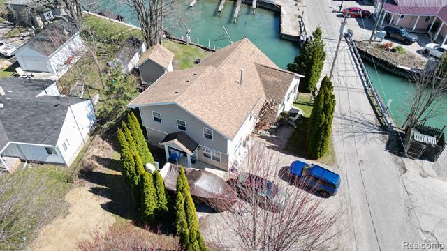 front view picture of 226 Roselawn St, Algonac, MI. 48001
