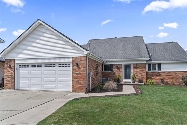 front view picture of 6435 Marina Dr, Algonac, MI. 48001