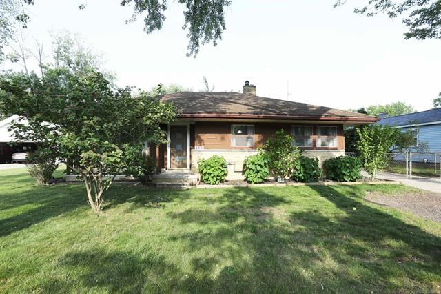front view picture of 960 Lee St, Algonac, MI. 48001
