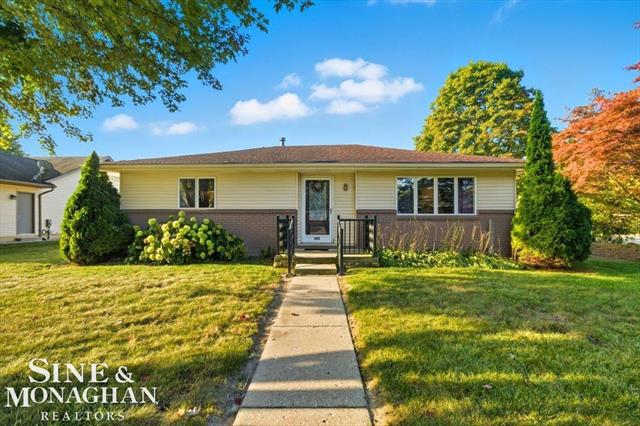 front view picture of 585 Aspen Way, East China, MI. 48054